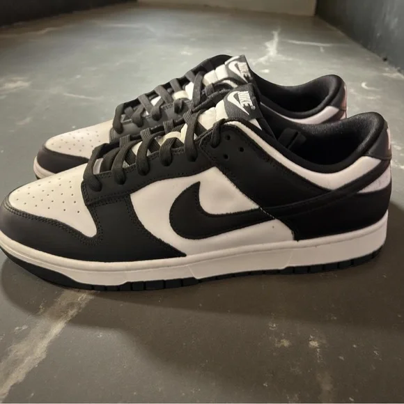 NEW Nike Men’s Low Retro Dunks Black/White Leather Uppers Size 13
